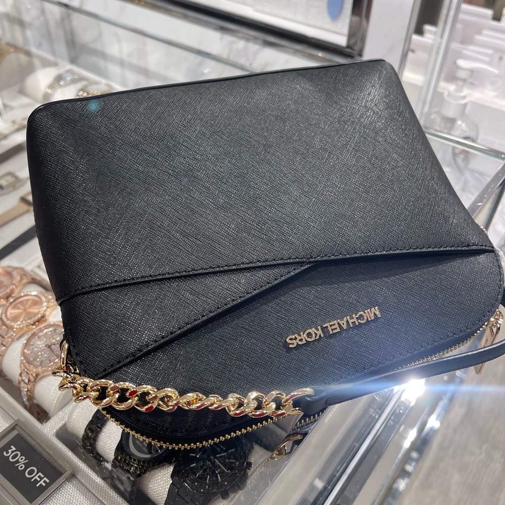 Michael Kors Jet Set Travel Medium Dome Crossbody XCROSS XBODY Bag
Black
NWT - Picture 7 of 16